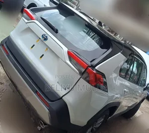 New Toyota RAV4 LE AWD 2024 White