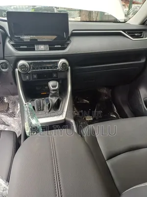 New Toyota RAV4 LE AWD 2024 White