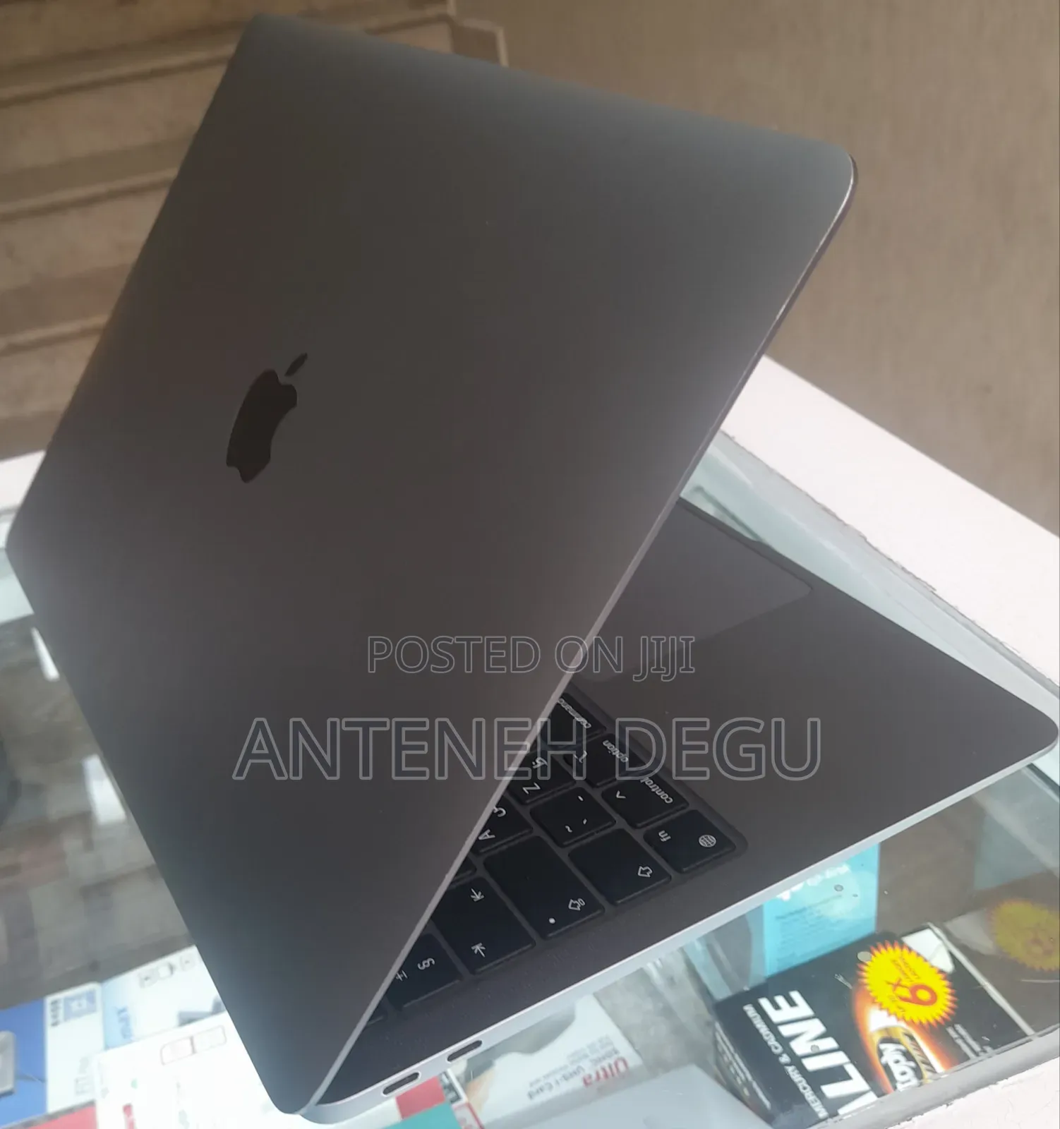 New Laptop Apple MacBook Air 2020 M1 8GB Apple M1 SSD 256GB