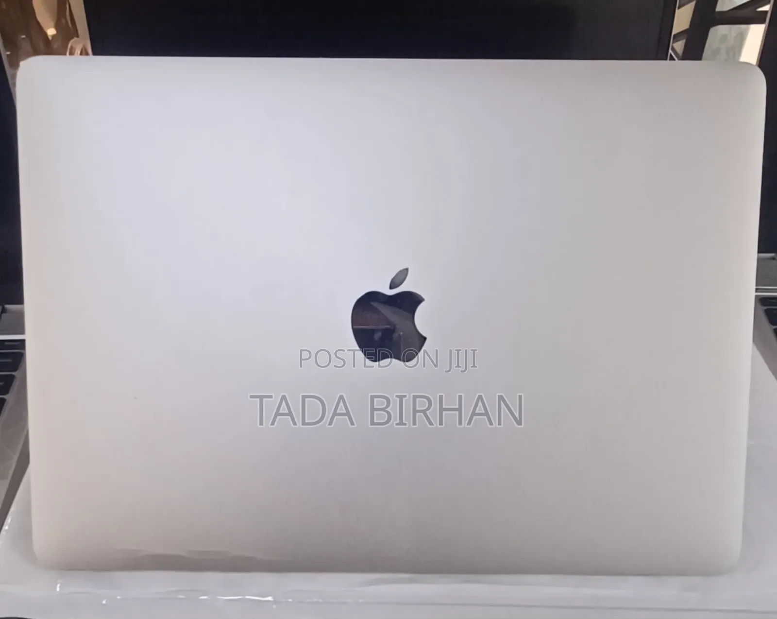 New Laptop Apple MacBook Pro 2022 M2 8GB Apple M2 SSD 512GB