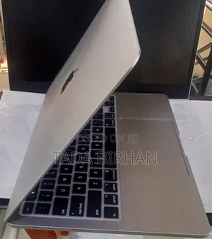 New Laptop Apple MacBook Pro 2022 M2 8GB Apple M2 SSD 512GB