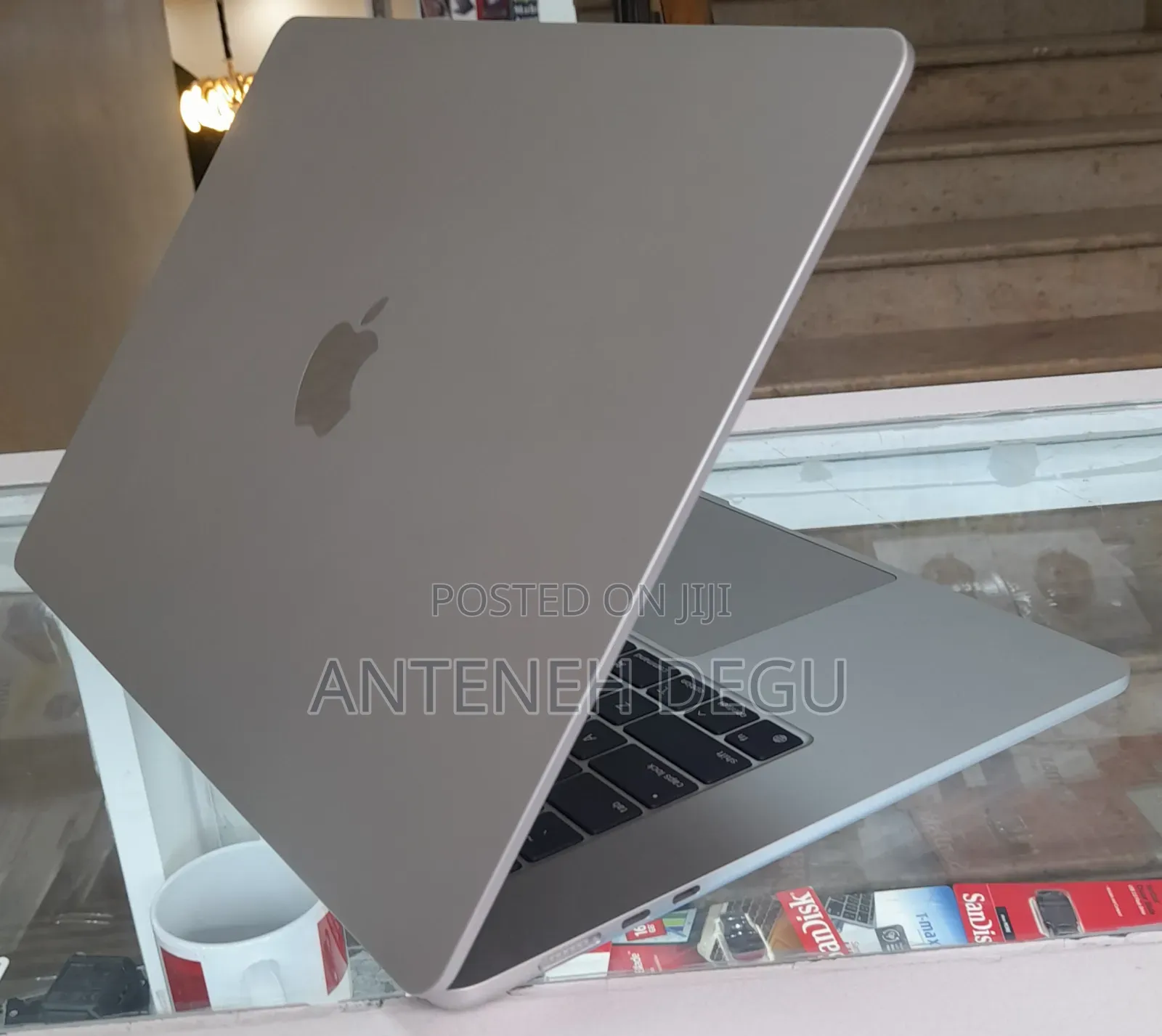 New Laptop Apple MacBook Air 2023 M2 8GB Apple M2 SSD 256GB