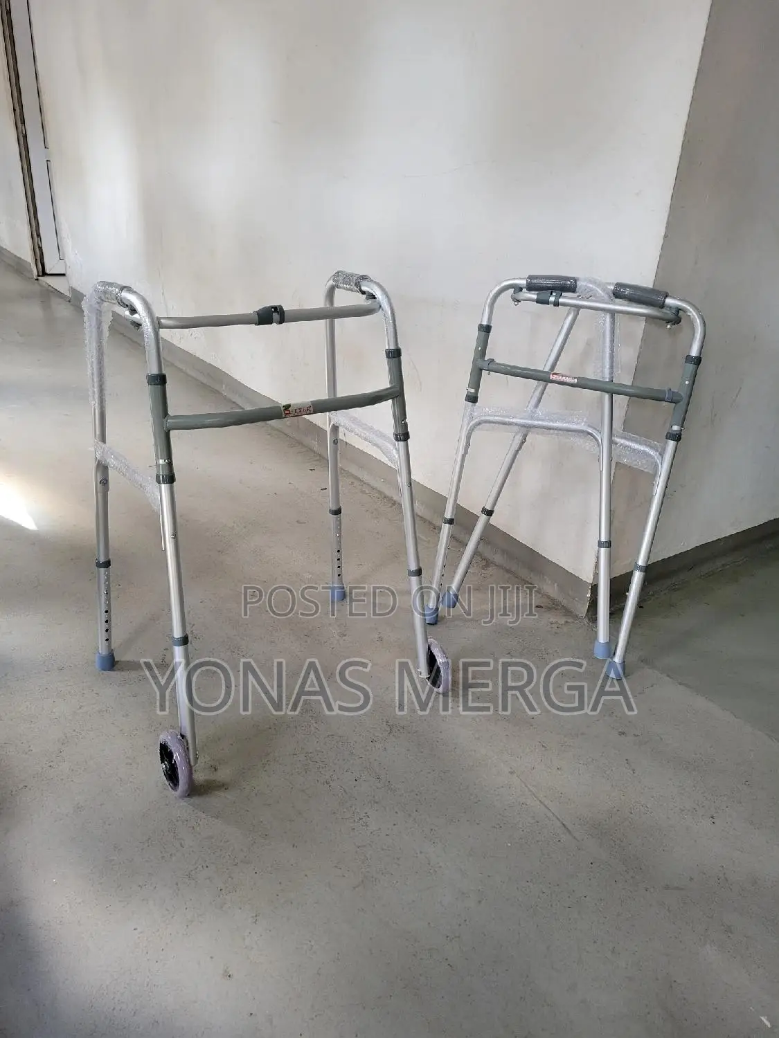 HEALTHLINE 2 Wheel Walker for Seniors Adults/Extra Pouches