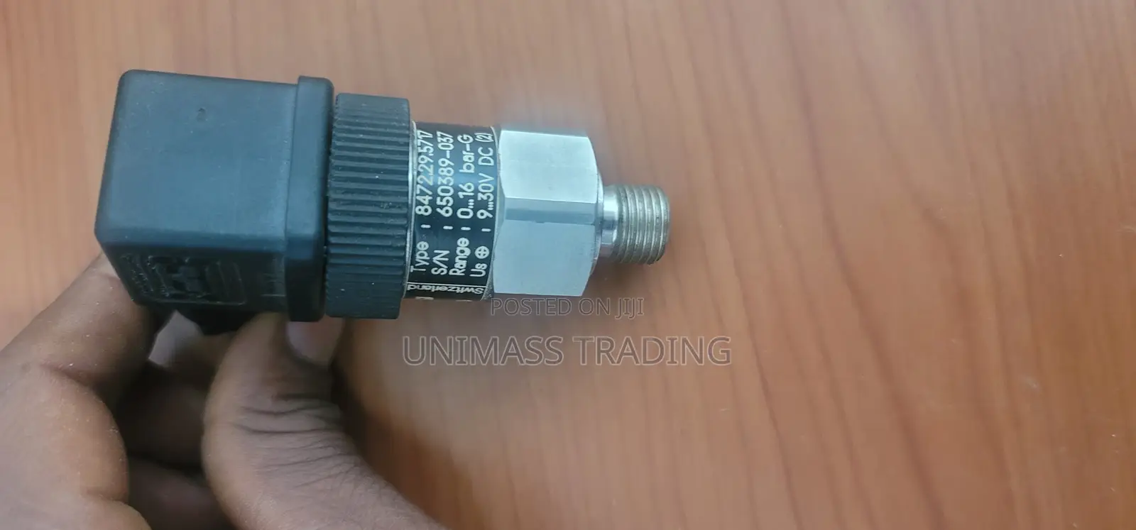 Pressure Transmitter Model 8472