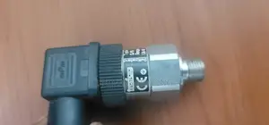 Pressure Transmitter Model 8472