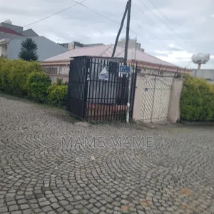 5bdrm Villa in Addis Abeba, Bole for sale