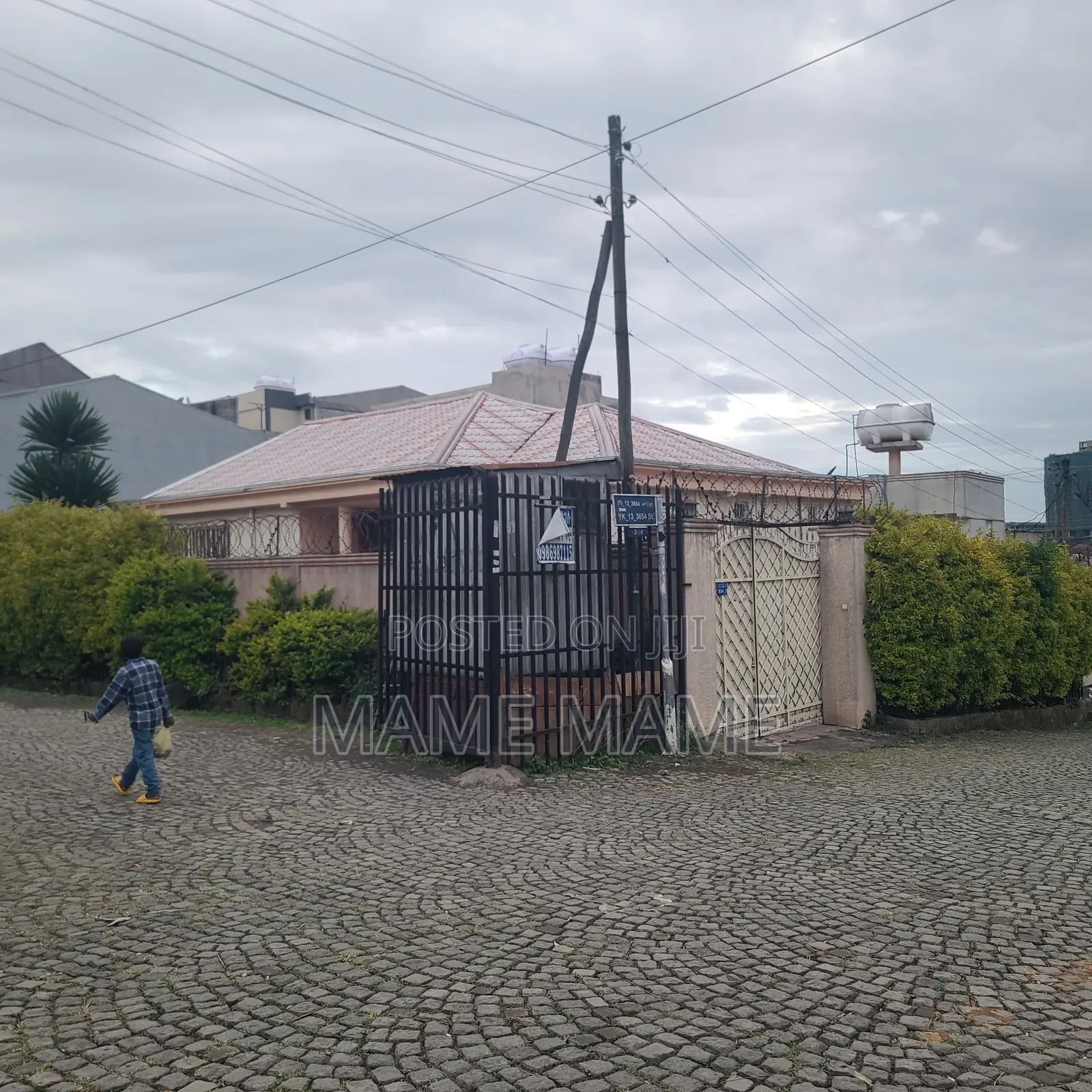 5bdrm Villa in Addis Abeba, Bole for sale