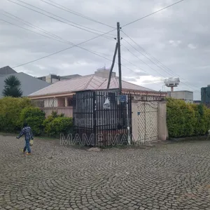 5bdrm Villa in Addis Abeba, Bole for sale