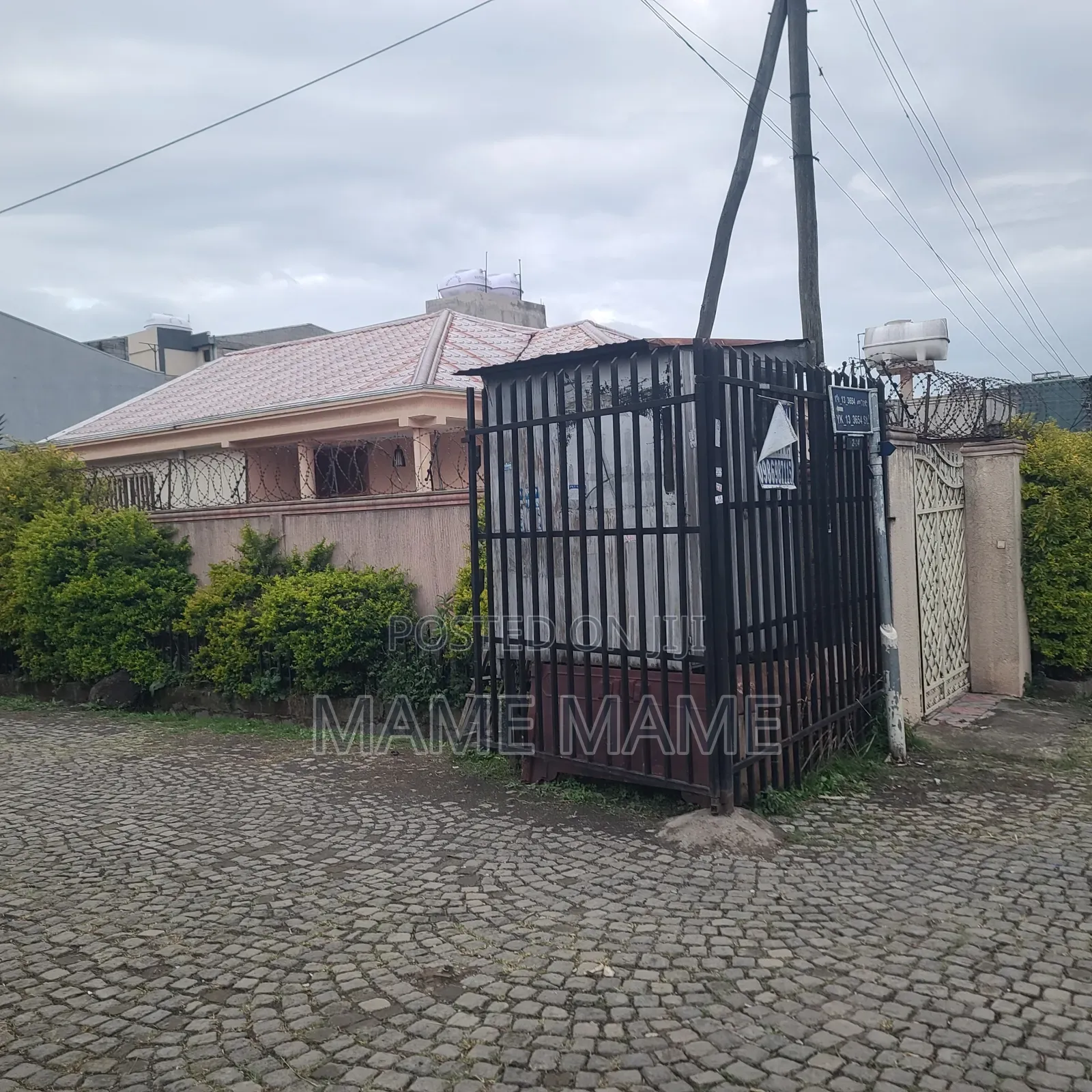 5bdrm Villa in Addis Abeba, Bole for sale