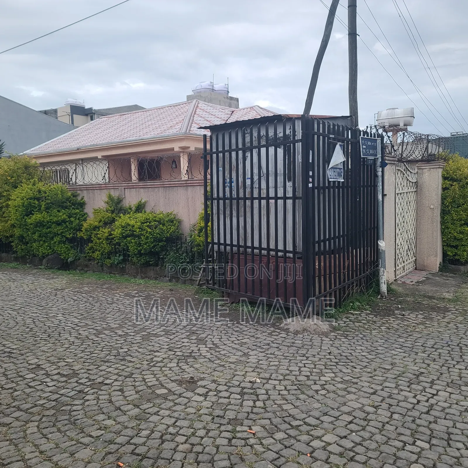 5bdrm Villa in Addis Abeba, Bole for sale