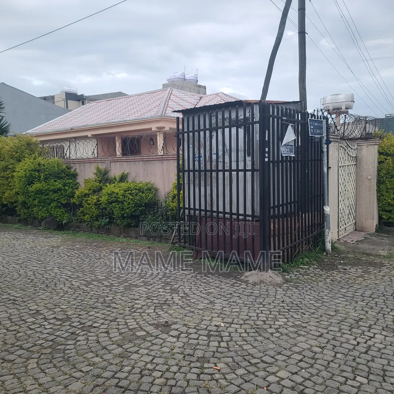 5bdrm Villa in Addis Abeba, Bole for sale