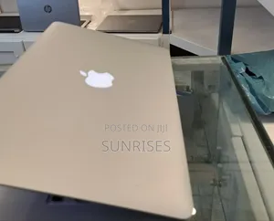 New Laptop Apple MacBook Pro 2015 8GB Intel Core I5 SSD 256GB