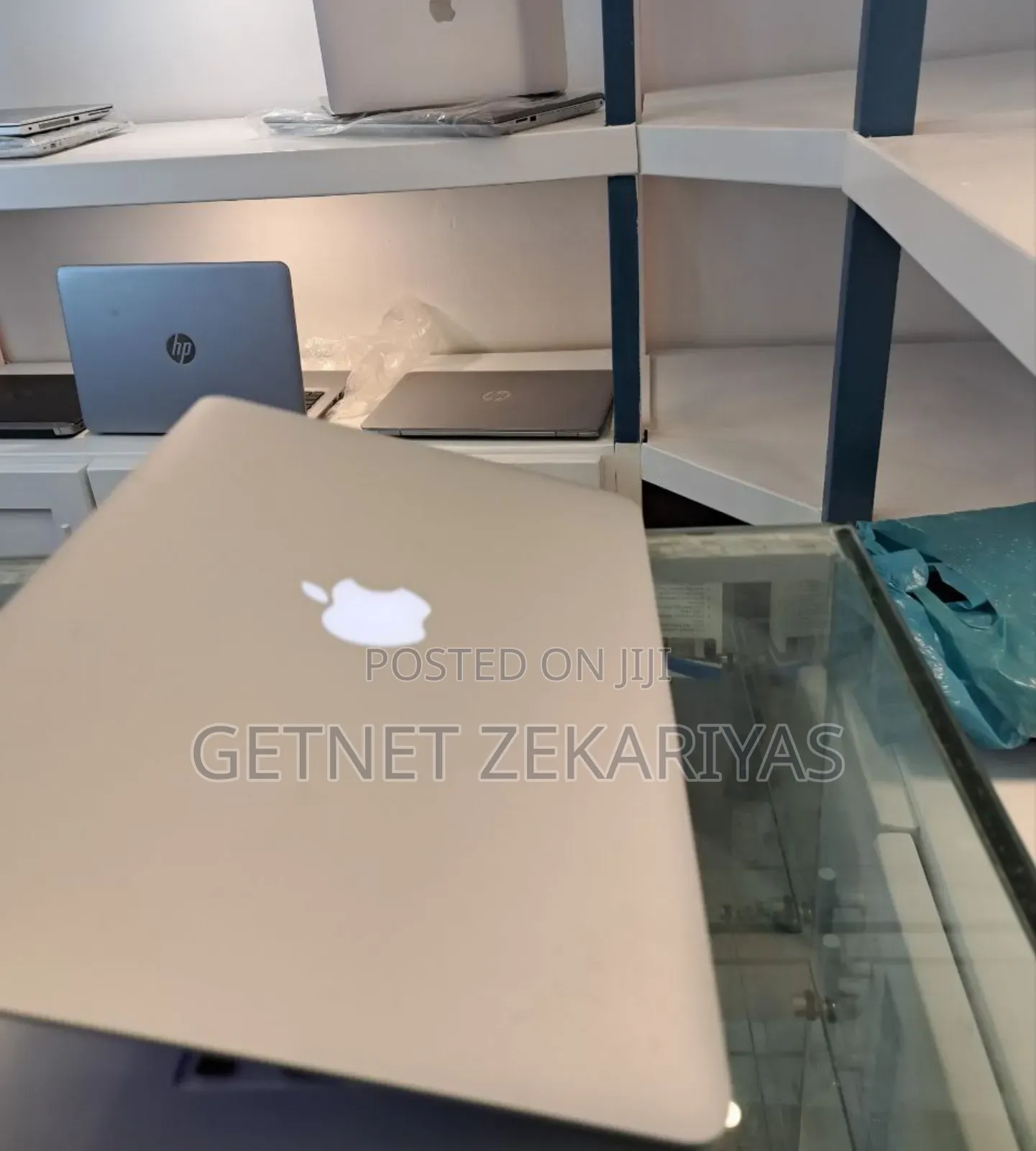 New Laptop Apple MacBook Pro 2015 8GB Intel Core I5 SSD 256GB