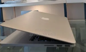 New Laptop Apple MacBook Pro 2015 8GB Intel Core I5 SSD 256GB