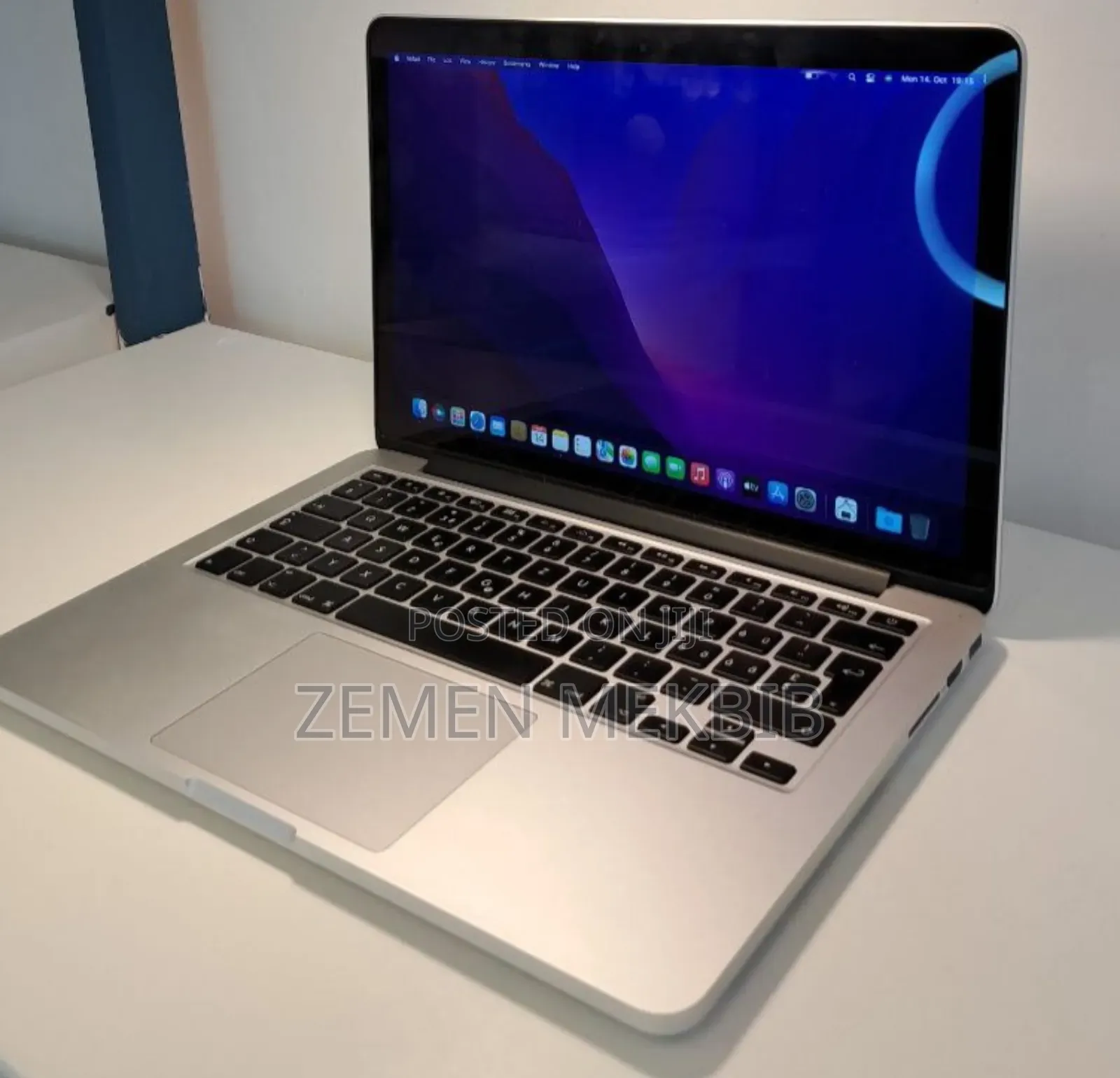 New Laptop Apple MacBook Pro 2015 8GB Intel Core I5 SSD 256GB