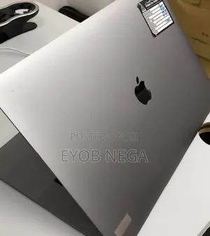 Photo - New Laptop Apple MacBook Pro 2019 16GB Intel Core I9 SSD 1T