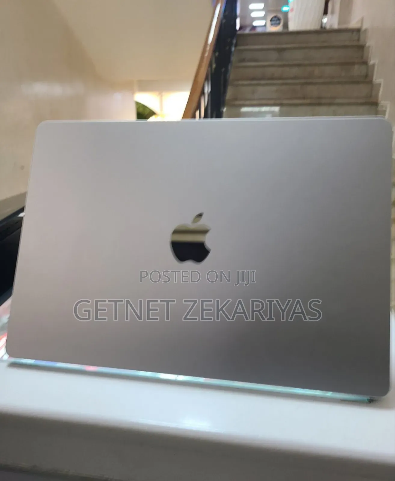 New Laptop Apple MacBook Air 2022 M2 8GB Apple M2 SSD 256GB