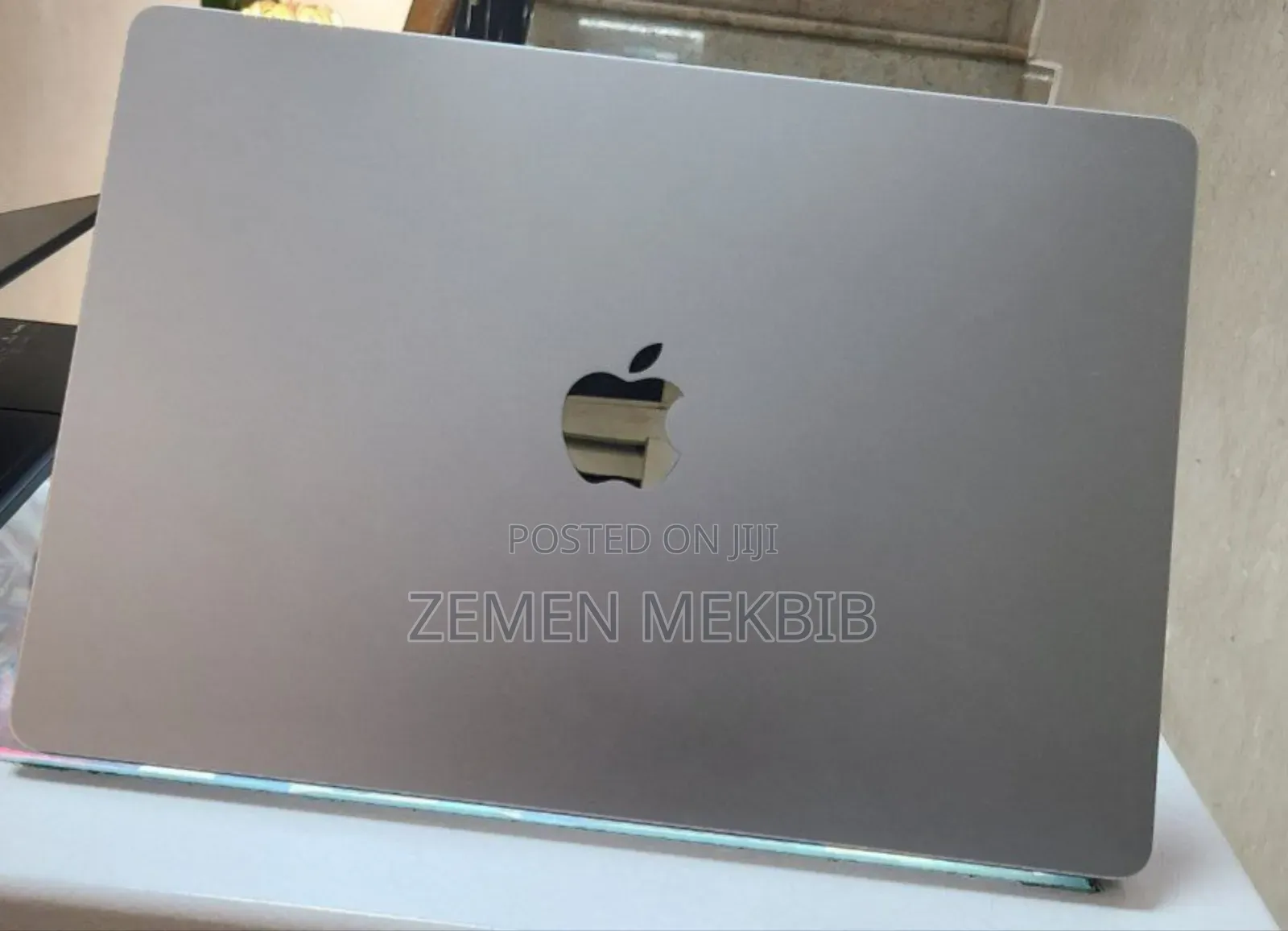 New Laptop Apple MacBook Air 2022 M2 8GB Intel Core I7 SSD 256GB