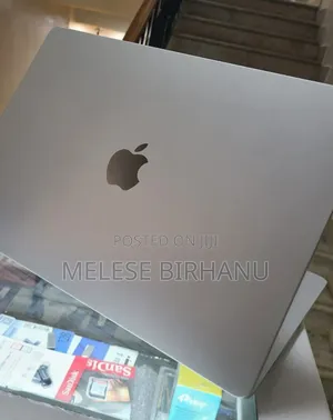 New Laptop Apple MacBook Air 2022 M2 16GB Apple M2 SSD 256GB