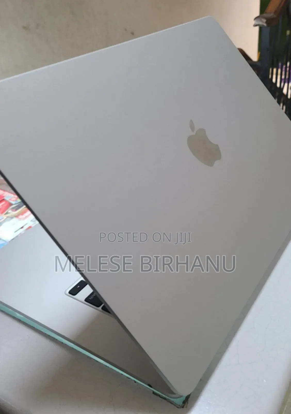 New Laptop Apple MacBook Air 2022 M2 16GB Apple M2 SSD 256GB