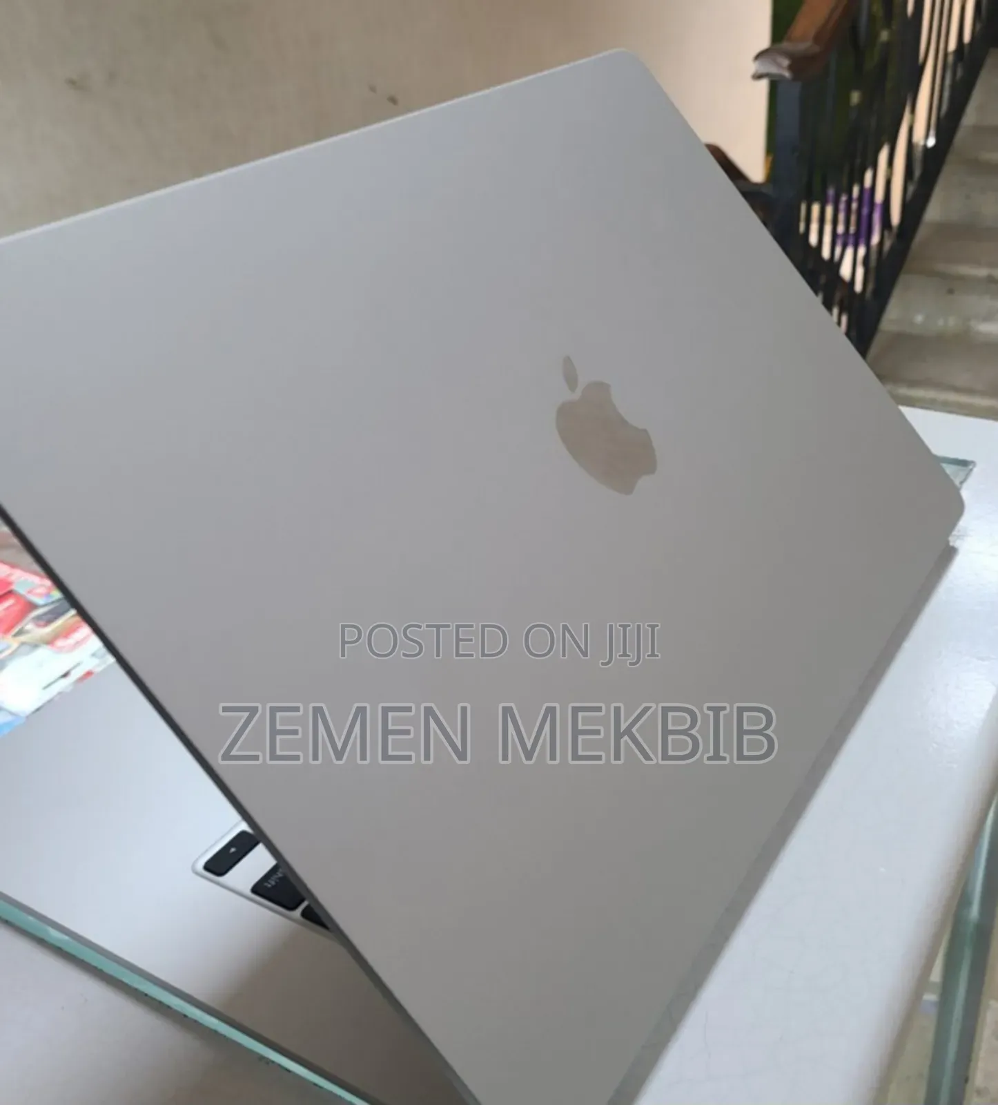 New Laptop Apple MacBook Air 2022 M2 8GB Intel Core I7 SSD 256GB