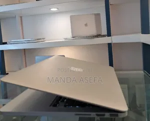 New Laptop Apple MacBook Pro 2015 8GB Intel Core I5 SSD 256GB