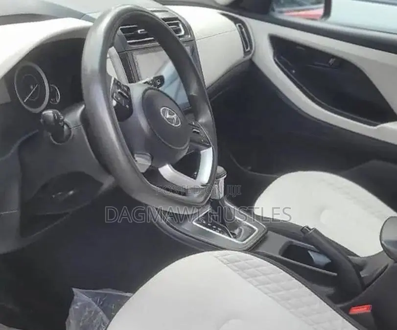 Hyundai Creta 2022 Red