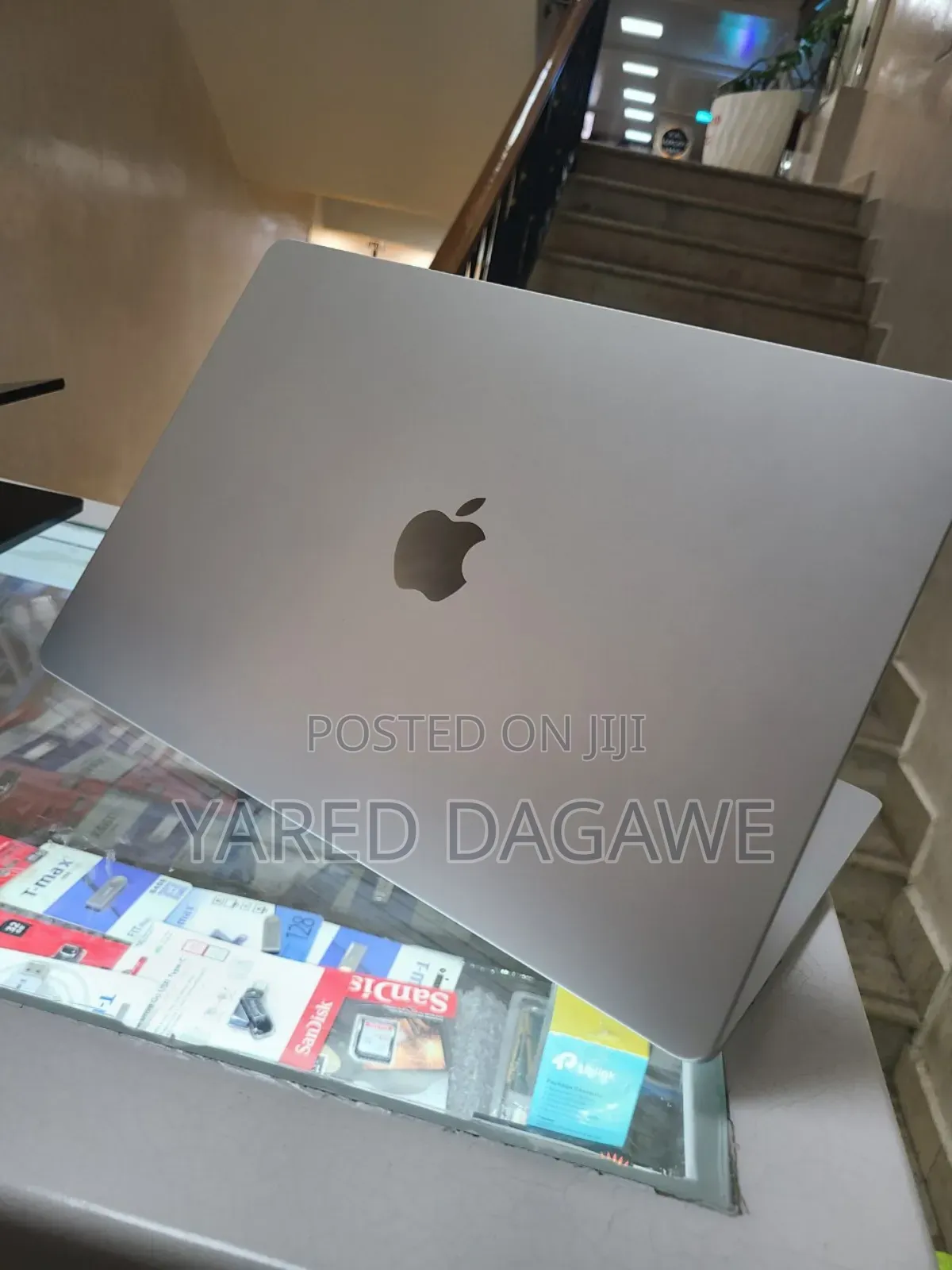 New Laptop Apple MacBook Air 2022 M2 8GB Apple M2 SSD 256GB