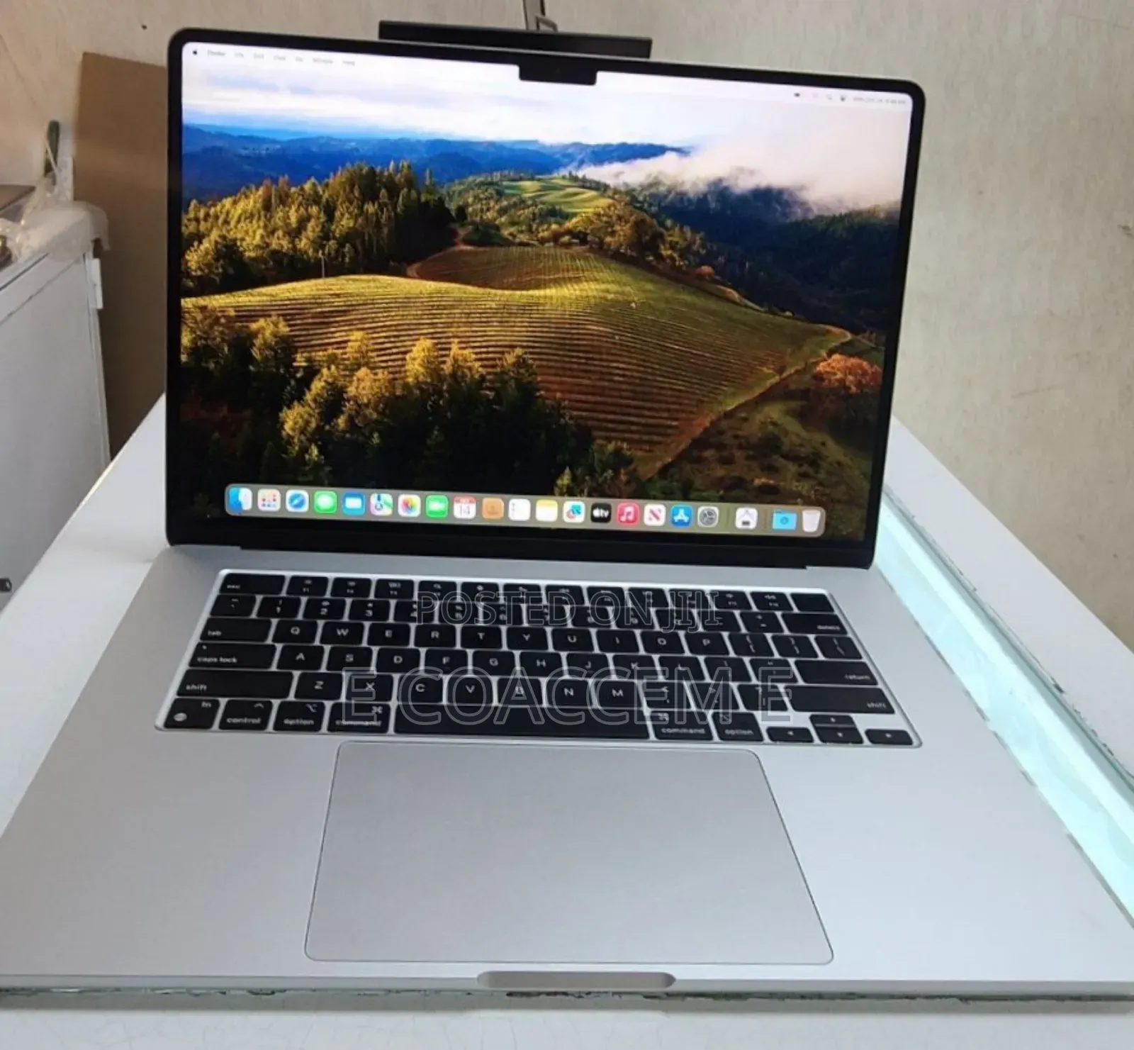 New Laptop Apple MacBook 8GB Apple M2 SSD 256GB