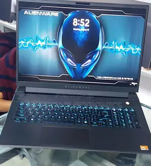 Photo - New Laptop Dell Alienware M18 R2 32GB AMD Ryzen 9 SSD 1T