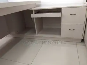 Office Furniture Managerial Table