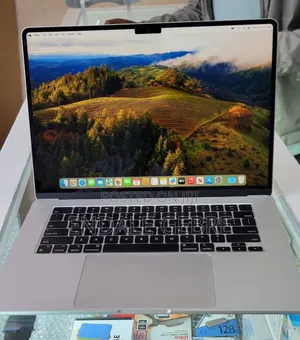 Photo - New Laptop Apple MacBook Air 2022 M2 8GB Apple M2 SSD 256GB