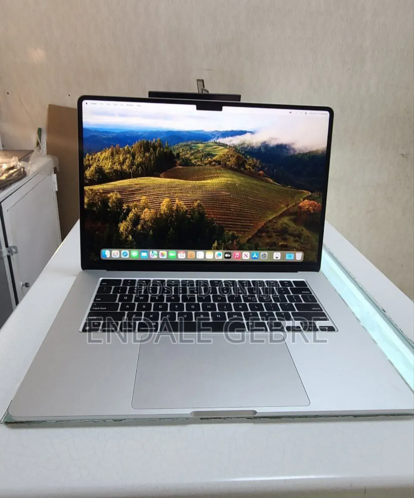 New Laptop Apple MacBook Air 2022 M2 8GB Apple M2 SSD 256GB