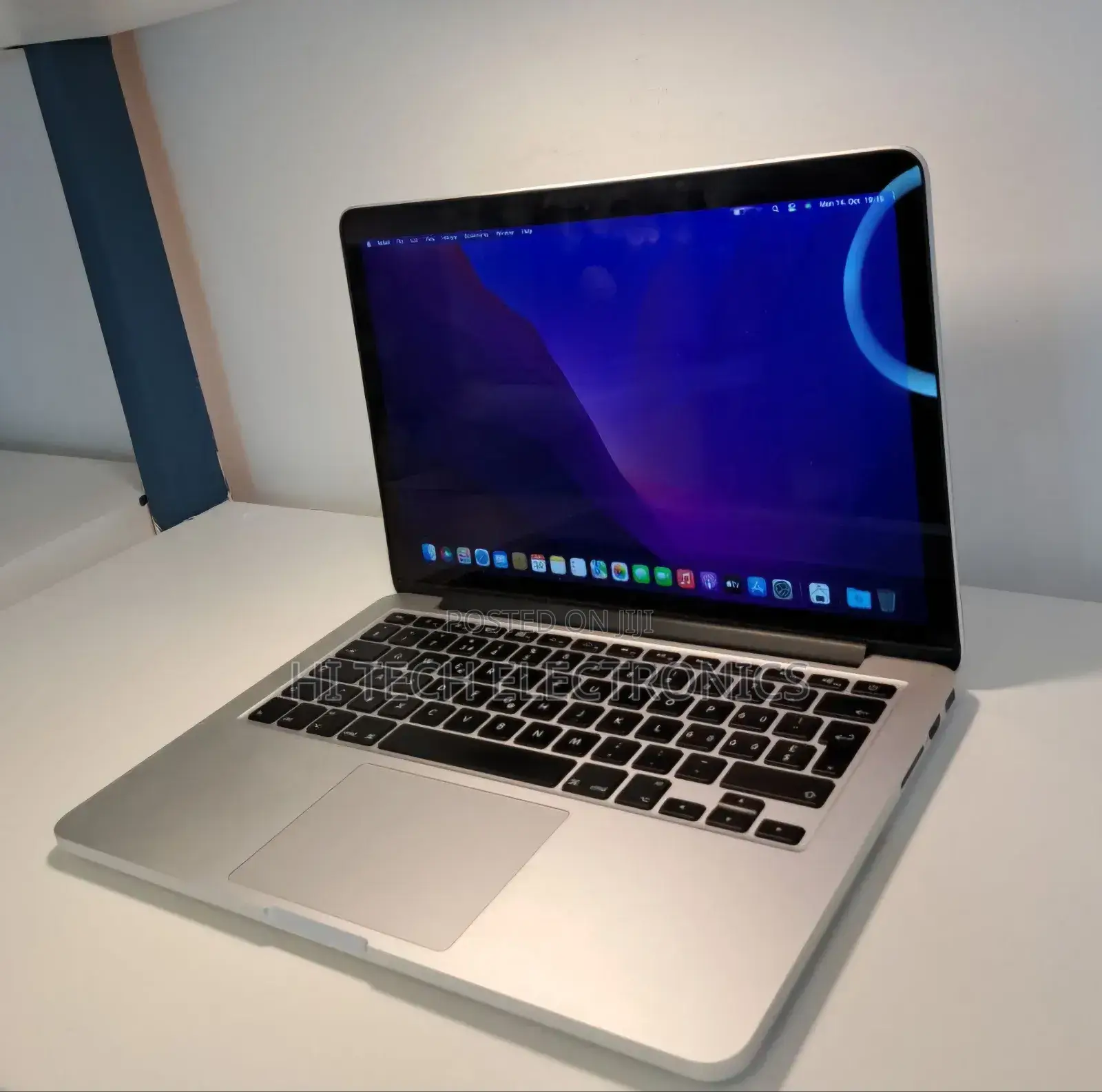 New Laptop Apple MacBook Pro 2015 8GB Intel Core I5 SSD 256GB