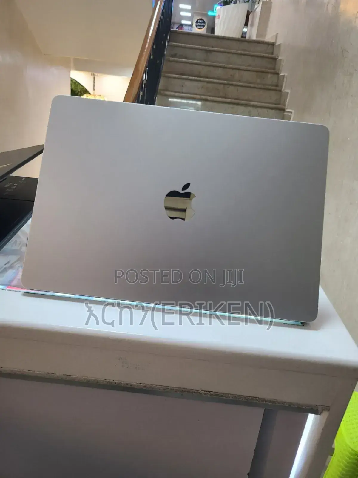 New Laptop Apple MacBook Air 2022 M2 8GB Apple M2 SSD 256GB