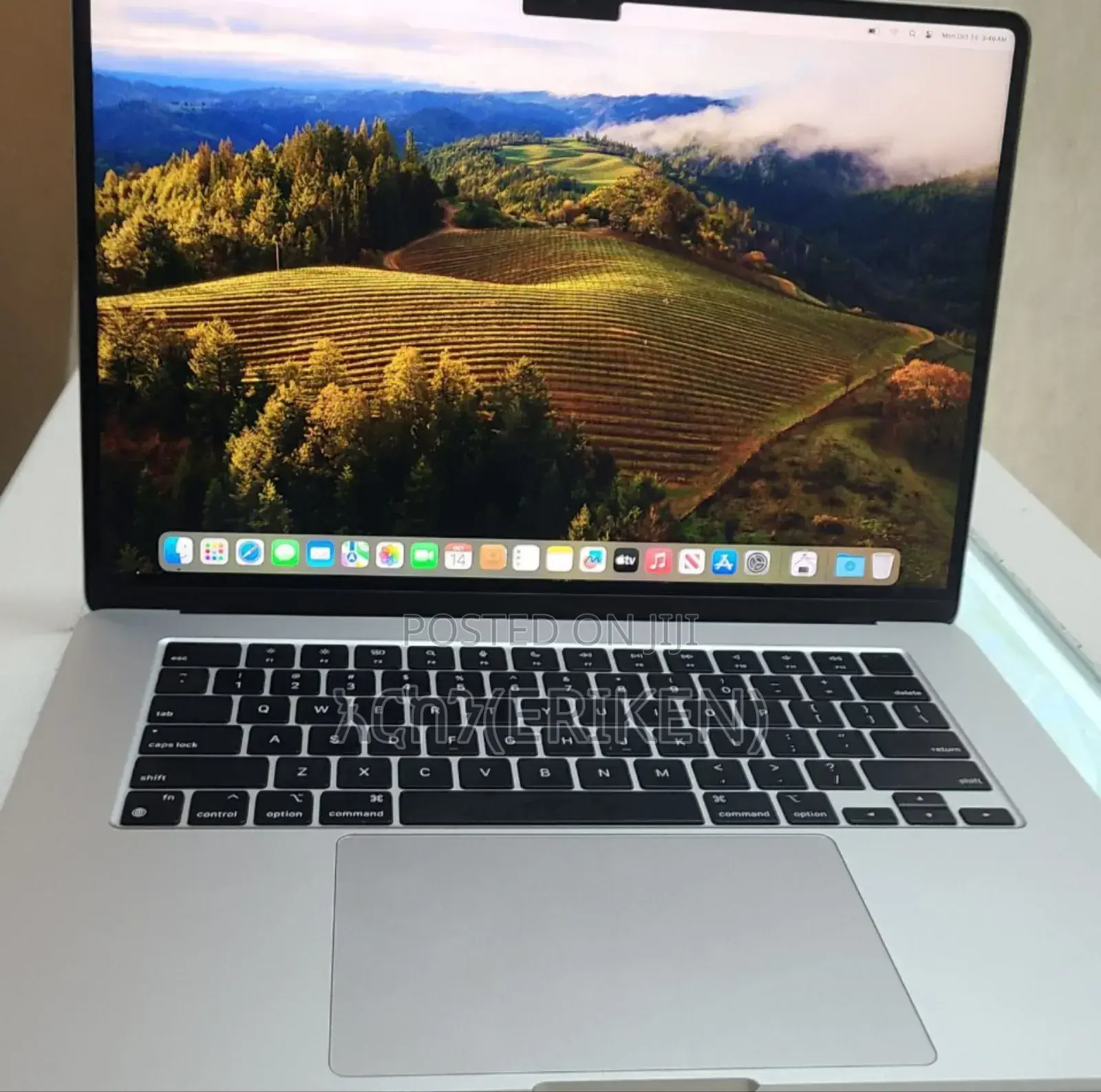 New Laptop Apple MacBook Air 2022 M2 8GB Apple M2 SSD 256GB