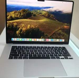 New Laptop Apple MacBook Air 2022 M2 8GB Apple M2 SSD 256GB