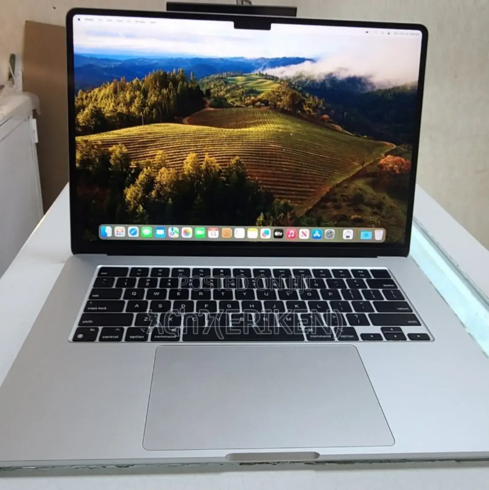 New Laptop Apple MacBook Air 2022 M2 8GB Apple M2 SSD 256GB