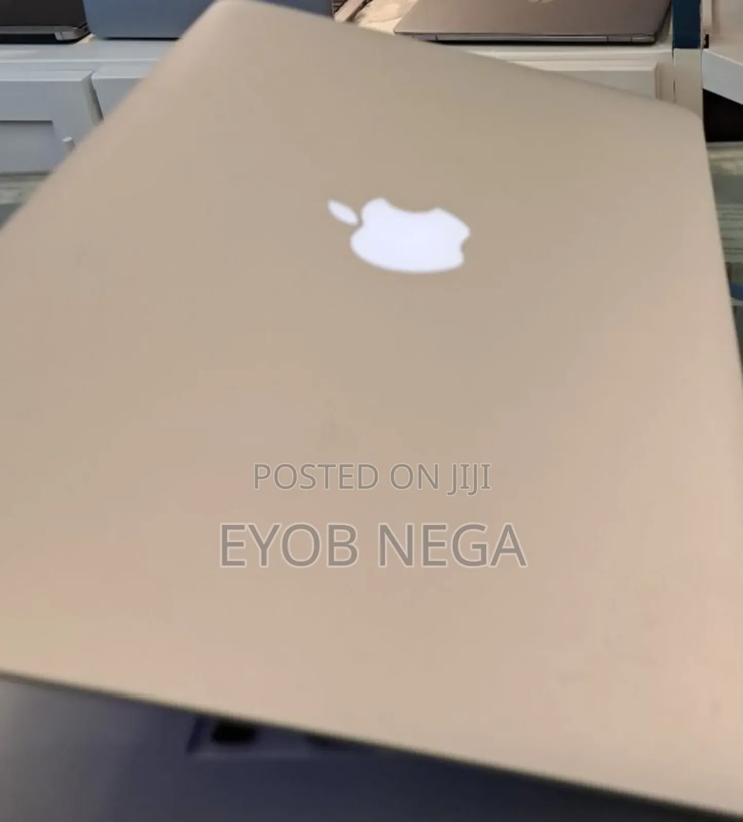 New Laptop Apple MacBook Pro 2015 8GB Intel Core I5 SSD 256GB