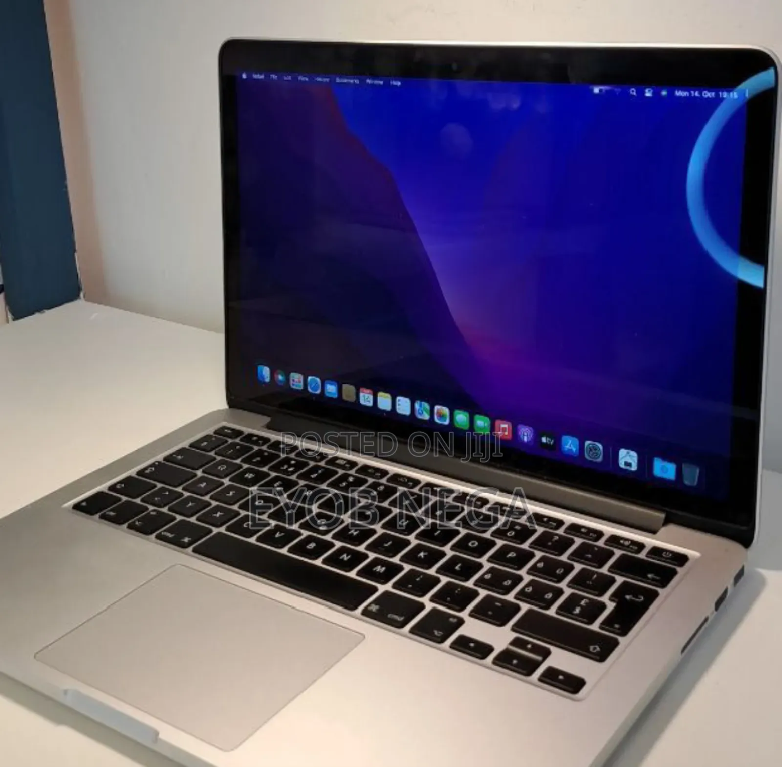 New Laptop Apple MacBook Pro 2015 8GB Intel Core I5 SSD 256GB