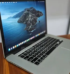 New Laptop Apple MacBook Pro 2017 16GB Intel Core I5 SSD 256GB