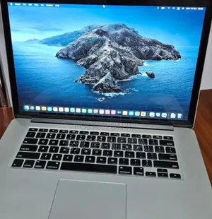 New Laptop Apple MacBook Pro 2017 16GB Intel Core I5 SSD 256GB
