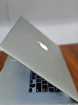 New Laptop Apple MacBook Pro 2017 16GB Intel Core I5 SSD 256GB