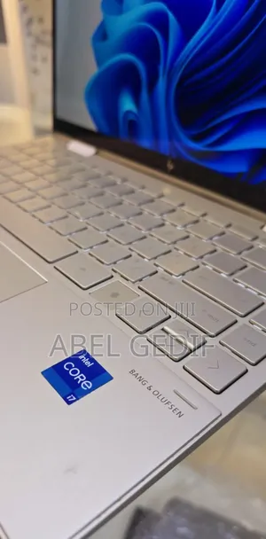 New Laptop HP Envy X360 8GB Intel Core I7 SSD 1T
