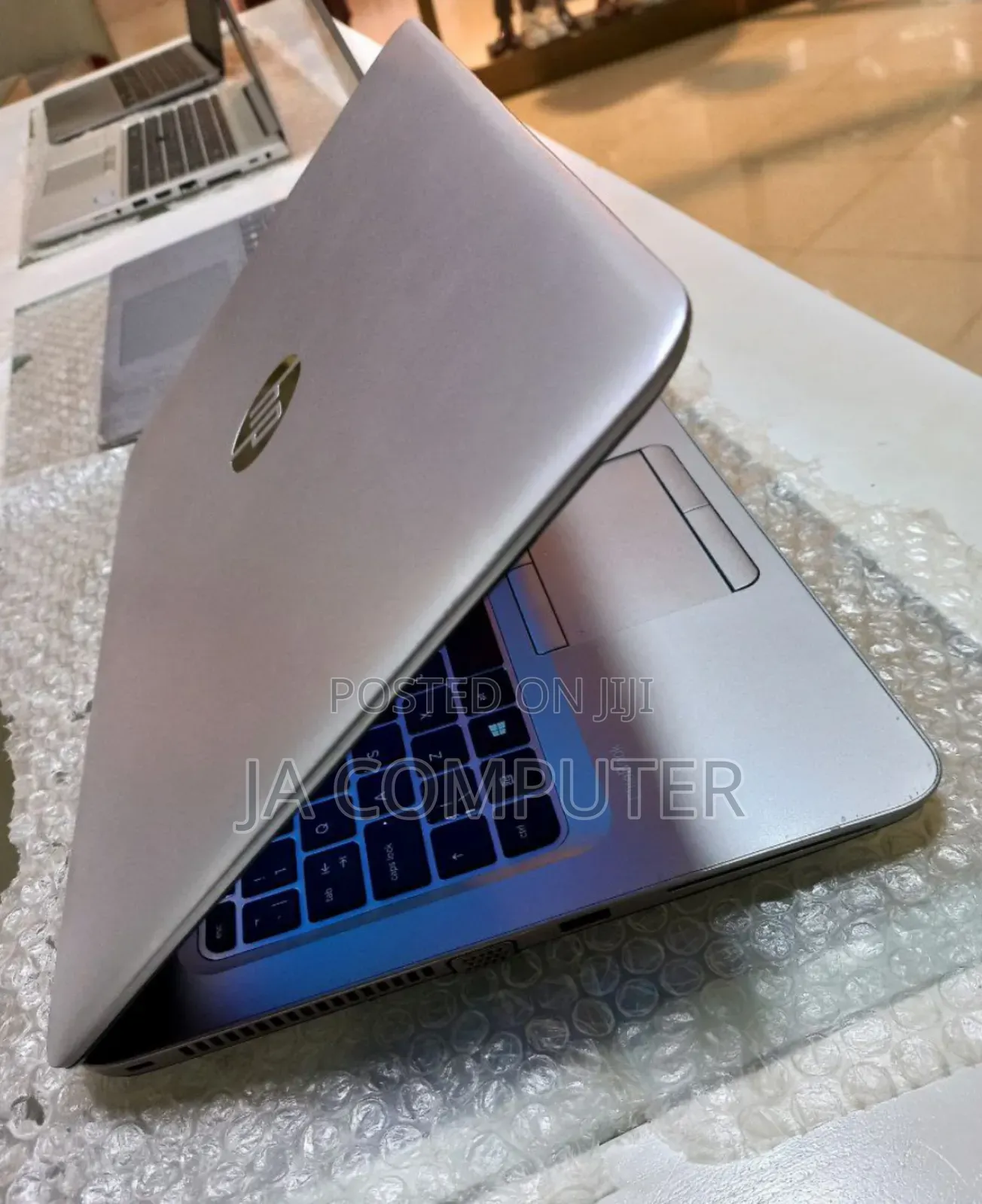 New Laptop HP EliteBook 840 8GB Intel Core I5 SSHD (Hybrid) 750GB