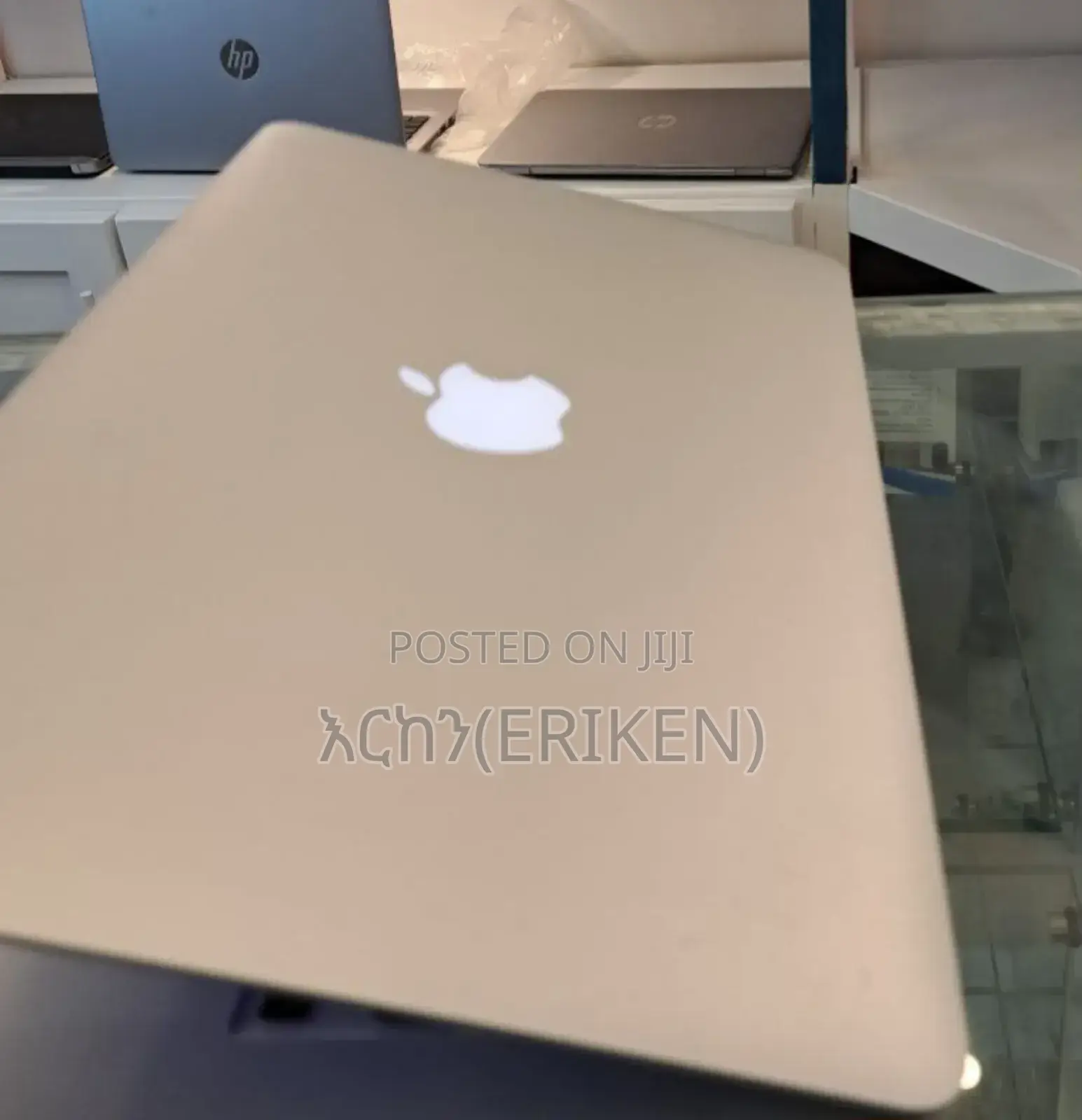 New Laptop Apple MacBook Pro 2015 8GB Intel Core I5 SSD 256GB