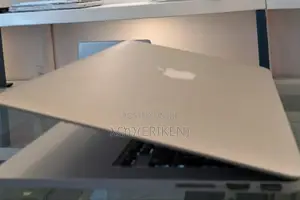 New Laptop Apple MacBook Pro 2015 8GB Intel Core I5 SSD 256GB