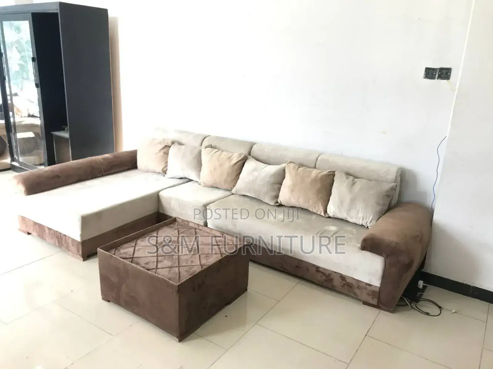 Stylish Day Bed Sofa With Table