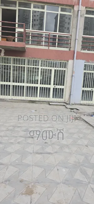 የሚሸጥ 40/60 ኮንዶሚኒየም