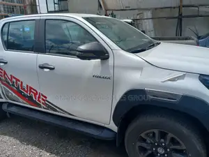Photo - New Toyota Hilux 2024 White